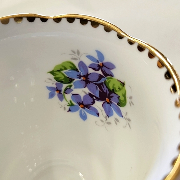 Royal Stafford "Sweet Violets" cream and sugar. - Picture 9 of 13